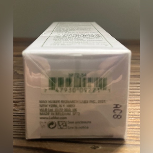 La Mer Soft Fluid Long Wear Foundation Broad Spectrum SPF20 | 1 oz | 450 sepia - Picture 3 of 6